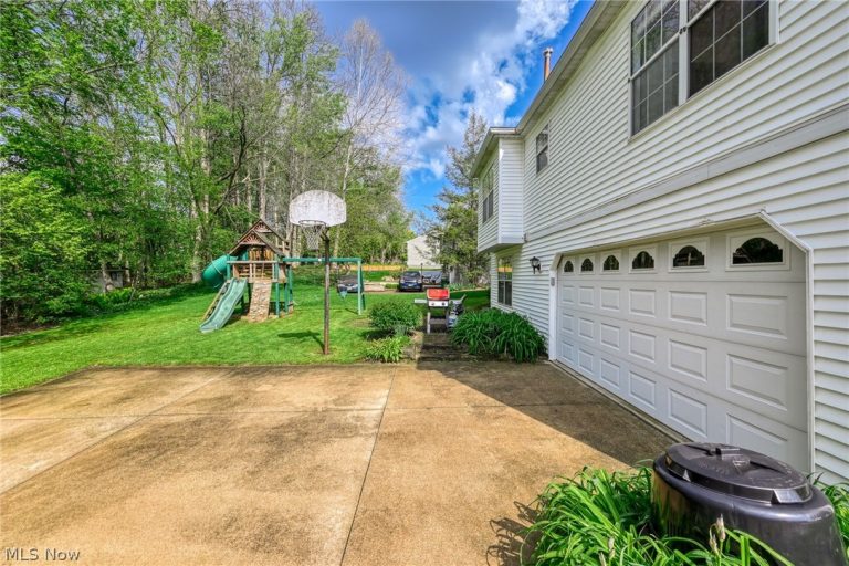 1722 Idlewood Drive, Twinsburg, OH - Photo 8