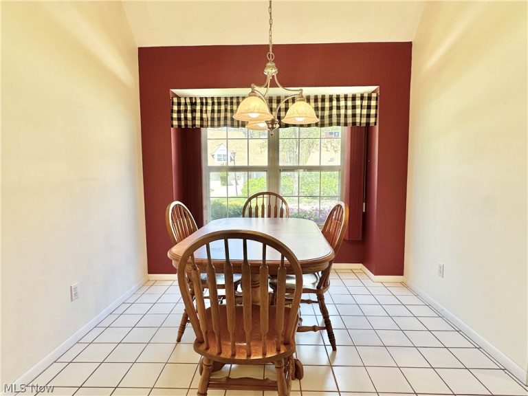 7679 Creekwood Drive, North Royalton, OH - Photo 8