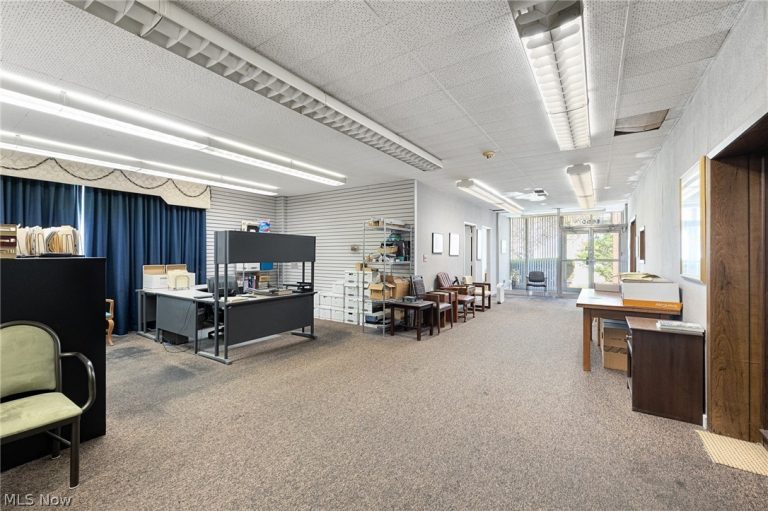 5600 Marginal Road, Cleveland, OH - Photo 8