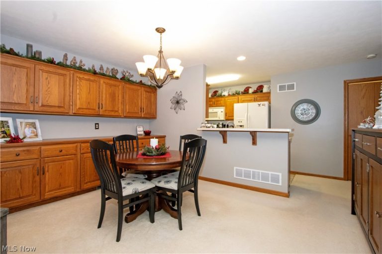 344 Woodbury Circle, Dalton, OH - Photo 6