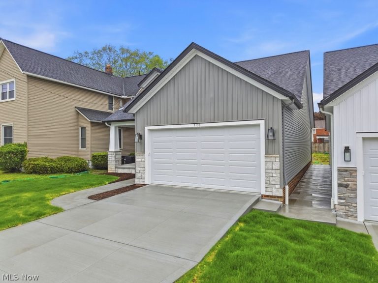 7133 Marcelline Court, Cuyahoga Heights, OH - Photo 2