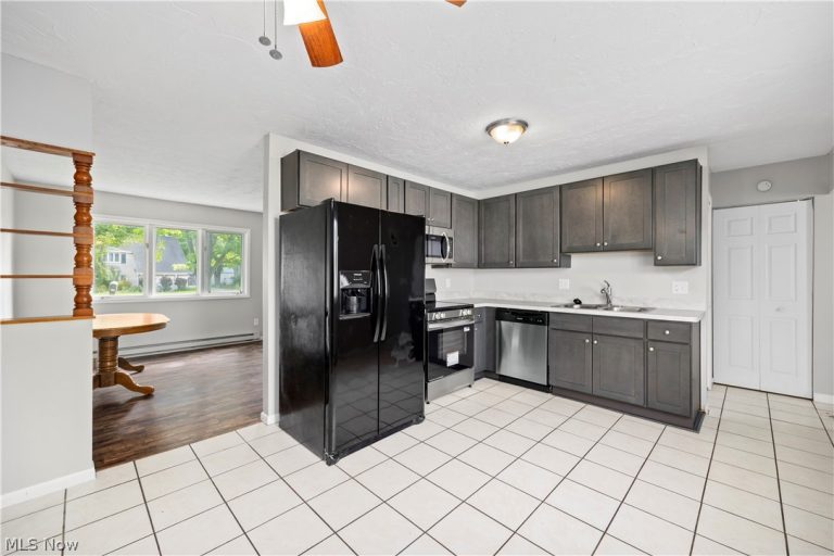 1731 Abbe Road, Elyria, OH - Photo 4