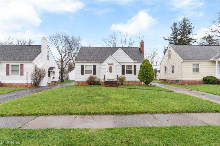 1211 Sunset Road, Mayfield Heights, OH - Photo 2