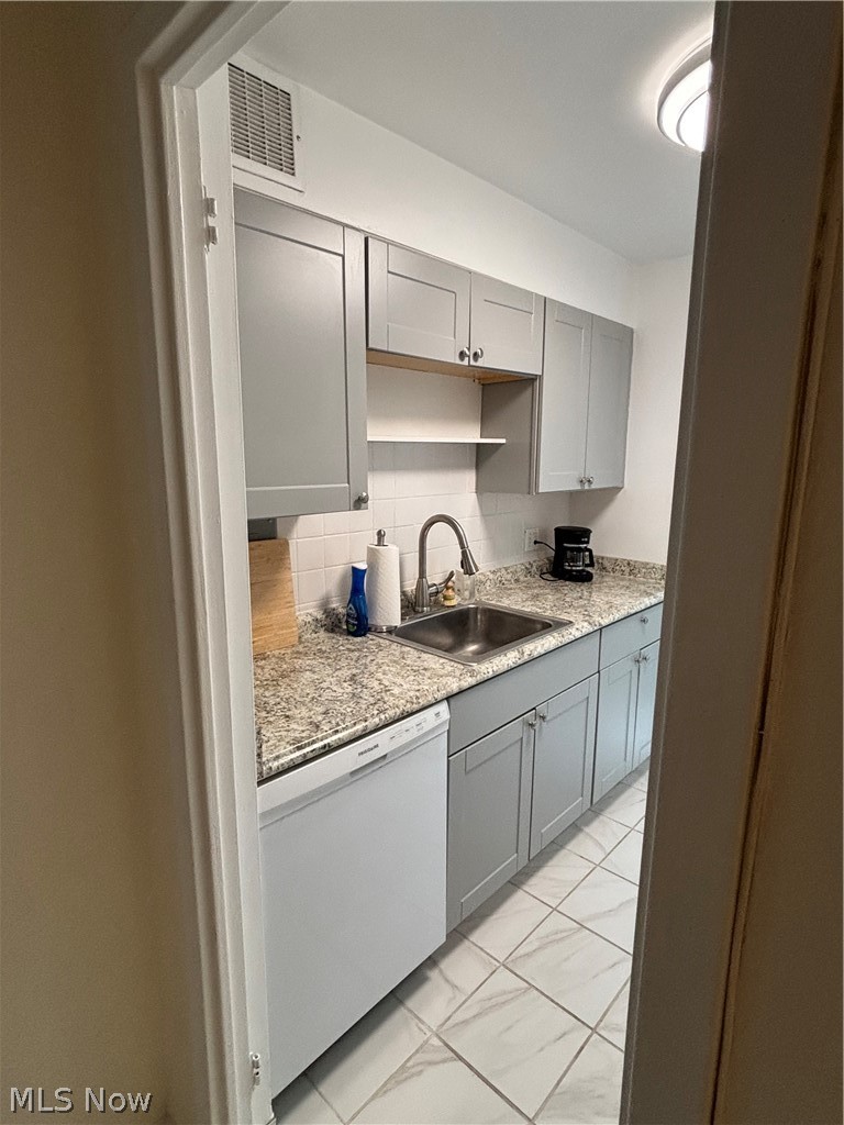 11850 Edgewater Drive #722, Lakewood, OH - Photo 6