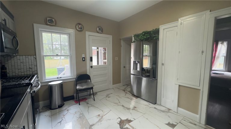 132 Jennette Drive, Boardman, OH - Photo 6