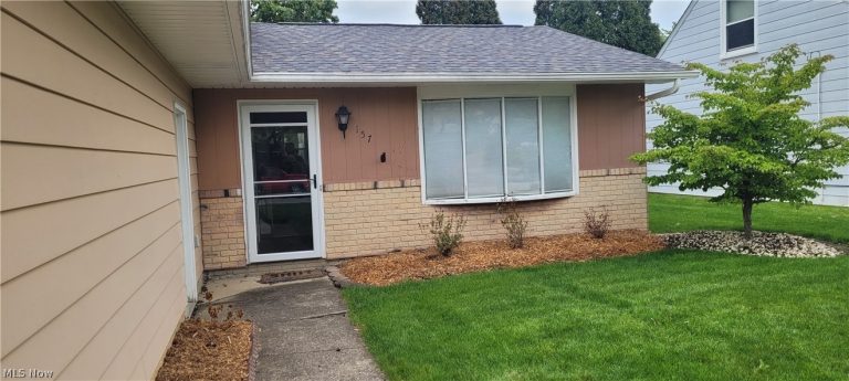 157 Hemlock Drive, Elyria, OH - Photo 3