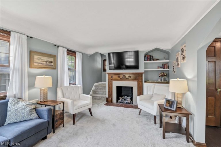 15027 Rosemary Avenue, Cleveland, OH - Photo 8