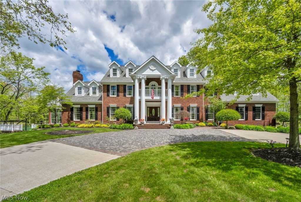 6900 Deerfield Avenue, Canal Fulton, OH