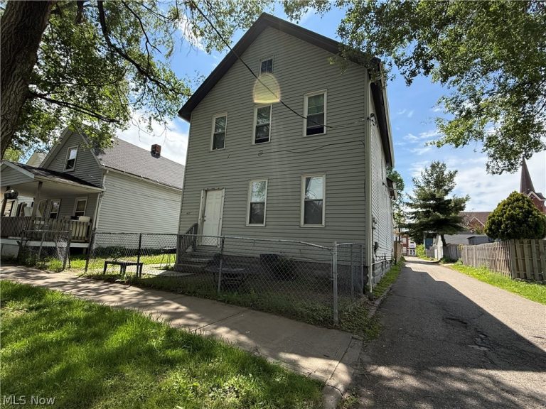 4217 Hyde Avenue, Cleveland, OH - Photo 2