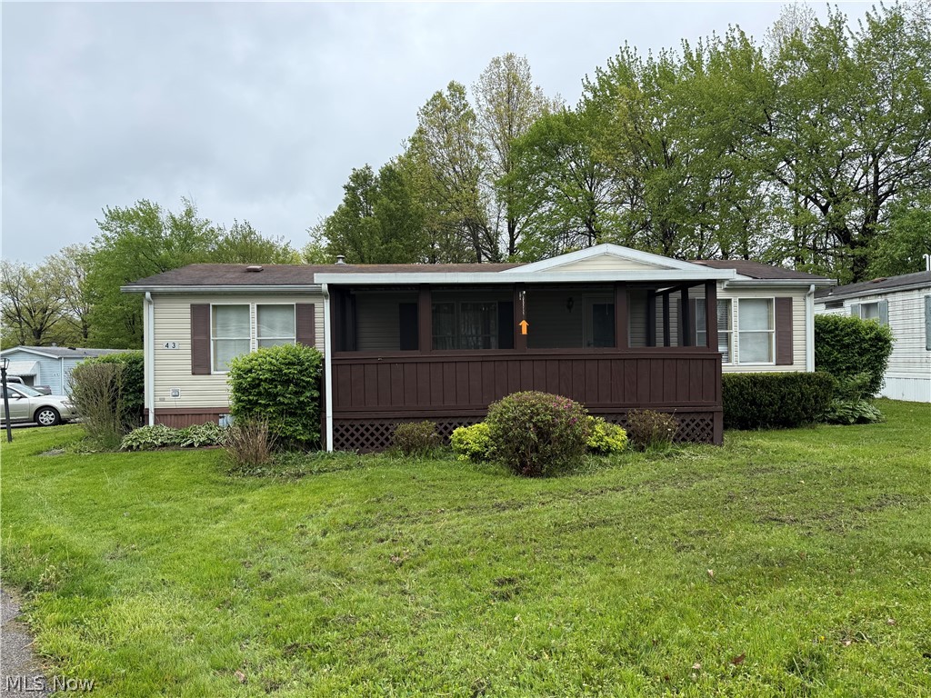 43 Outer Drive, Vienna, OH