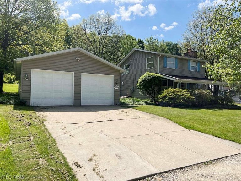 8180 Maple Street, Sherrodsville, OH - Photo 2