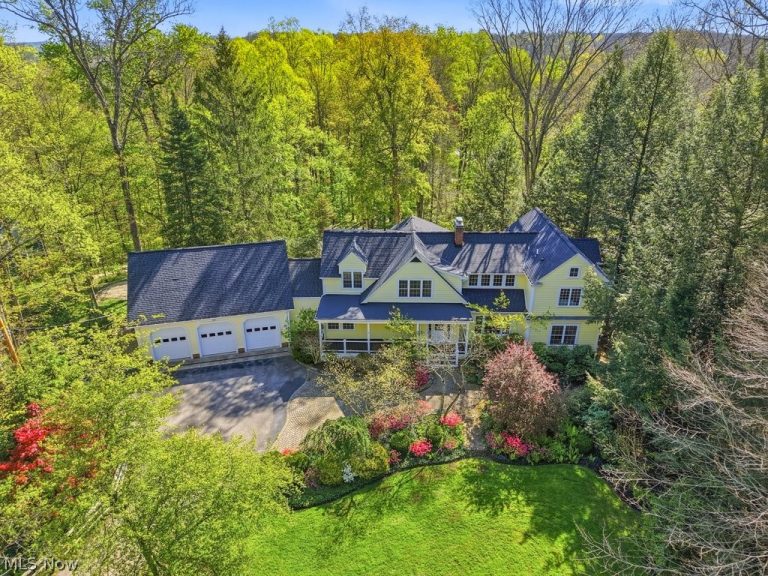 50 Park Lane, Chagrin Falls, OH, 44022