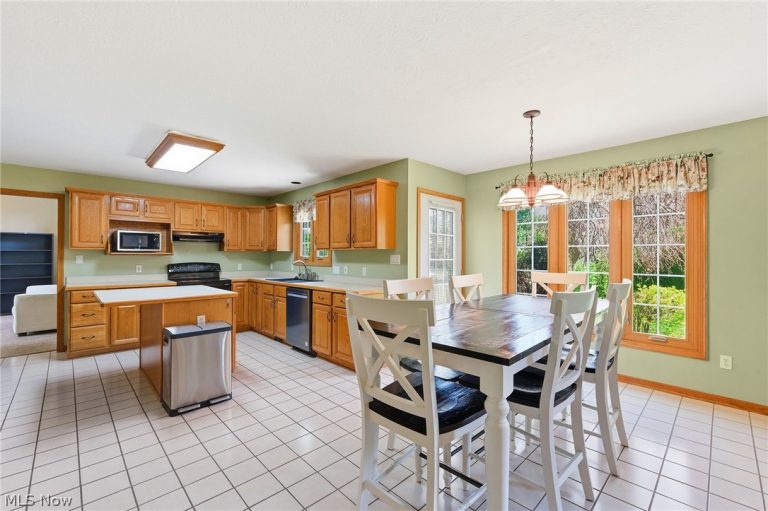 4715 Hilary Circle, Stow, OH - Photo 5