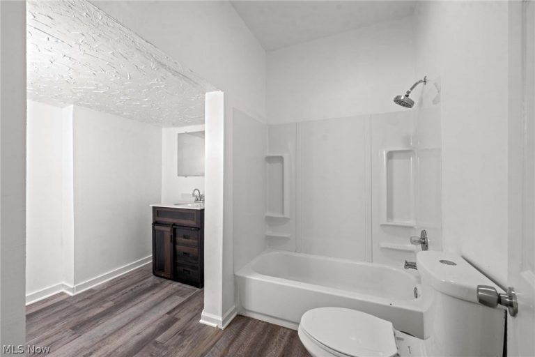 3325 98th Street, Cleveland, OH - Photo 6
