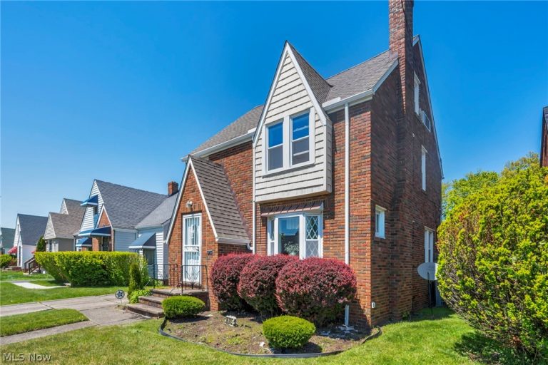 16005 Throckley Avenue, Cleveland, OH - Photo 3