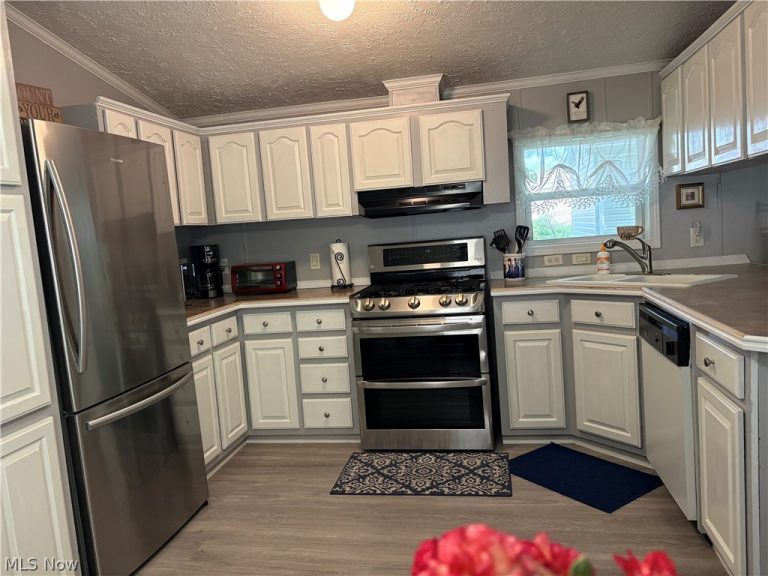195 Spruce Lane, Mentor, OH - Photo 8