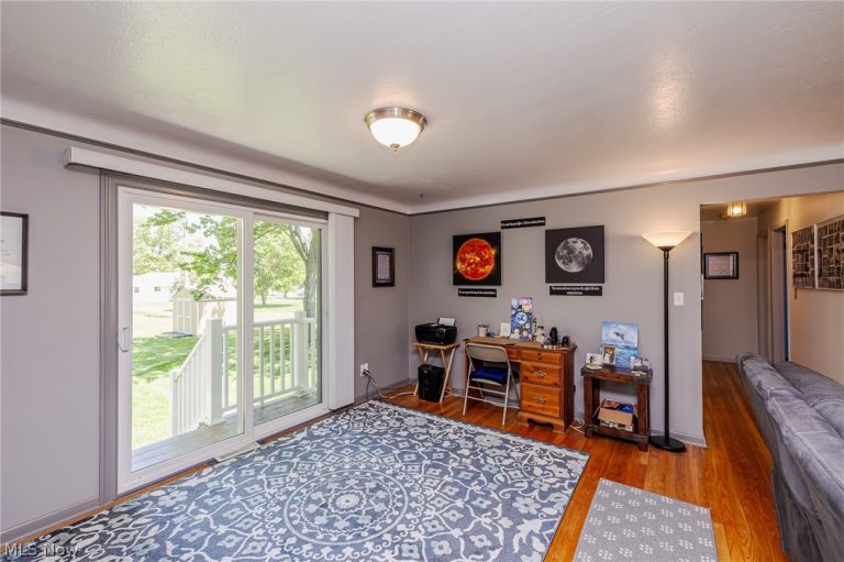 1055 Twilight Drive, Seven Hills, OH - Photo 2