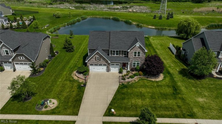 3111 Fairview Drive, Avon, OH - Photo 2