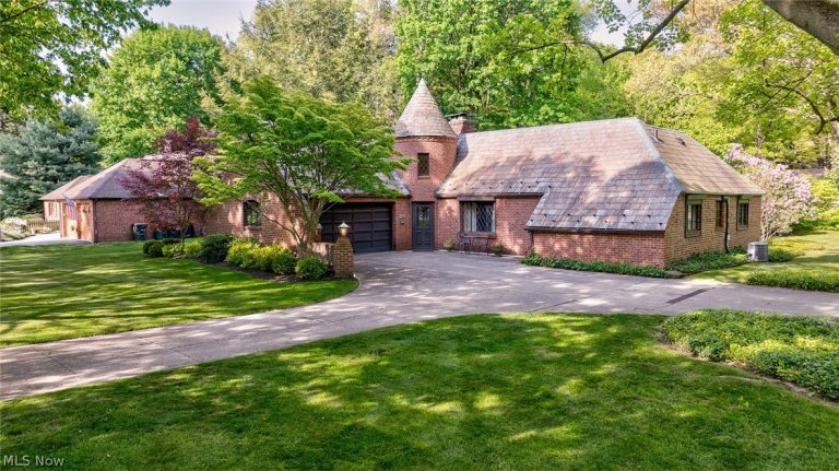 110 White Pond Drive, Akron, OH, 44313