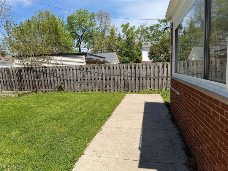 2304 Glendon Road, University Heights, OH - Photo 8