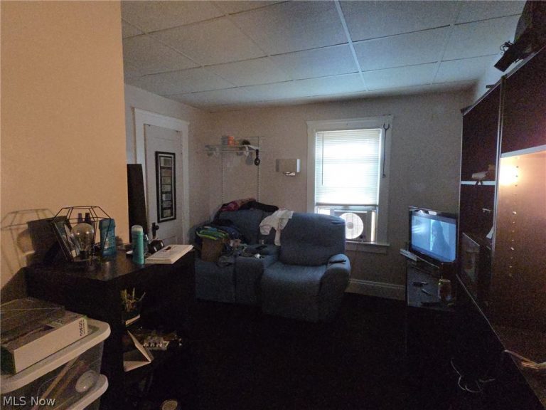7808 Connecticut Avenue, Cleveland, OH - Photo 6