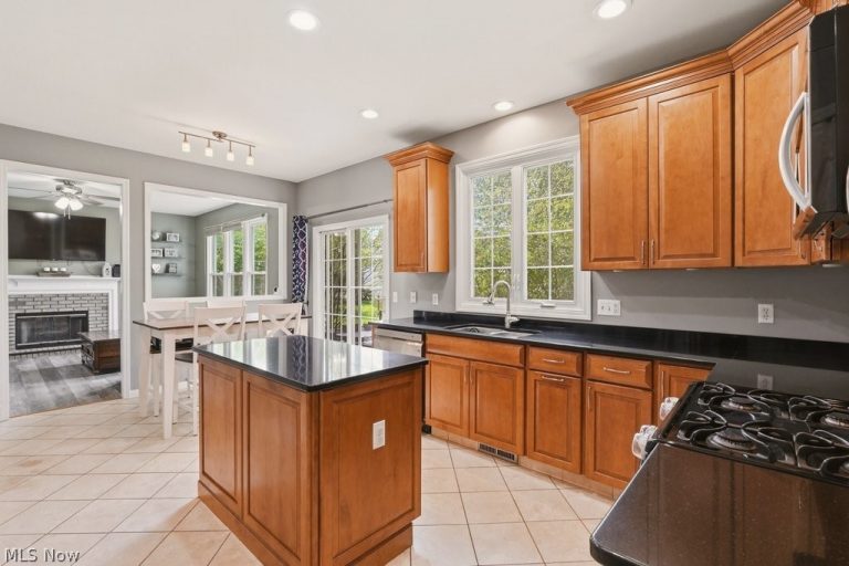 558 Alliance Drive, Northfield, OH - Photo 6