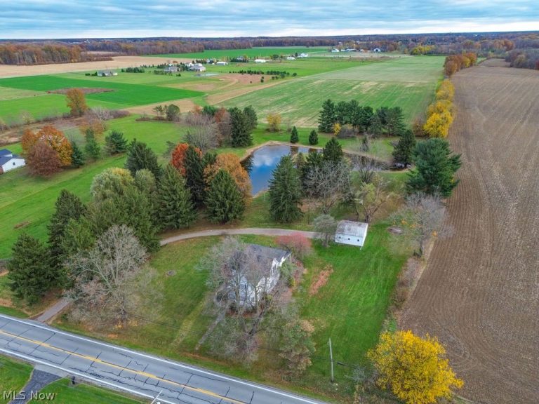 51883 Telegraph, Amherst, OH - Photo 2