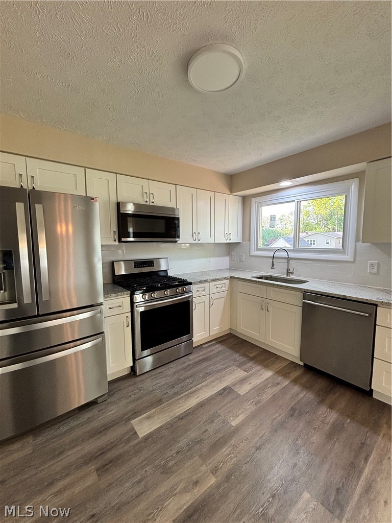663 Meadowland Drive, Hubbard, OH - Photo 8