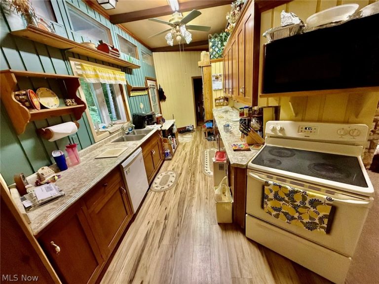 9090 Peasley Road, Brownhelm, OH - Photo 5