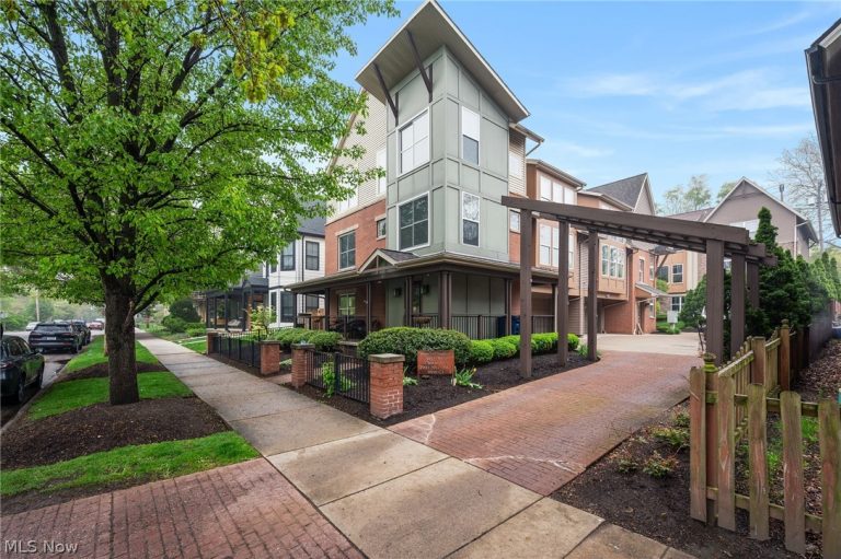 3897 Clinton Avenue, Cleveland, OH, 44113