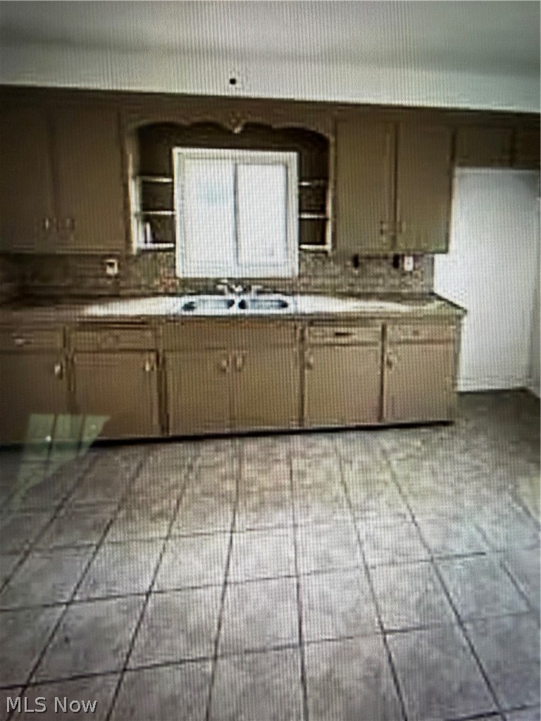 13309 Melzer Avenue, Cleveland, OH - Photo 3