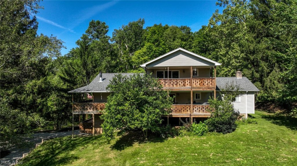 1720 Hinckley Hills Road, Hinckley, OH