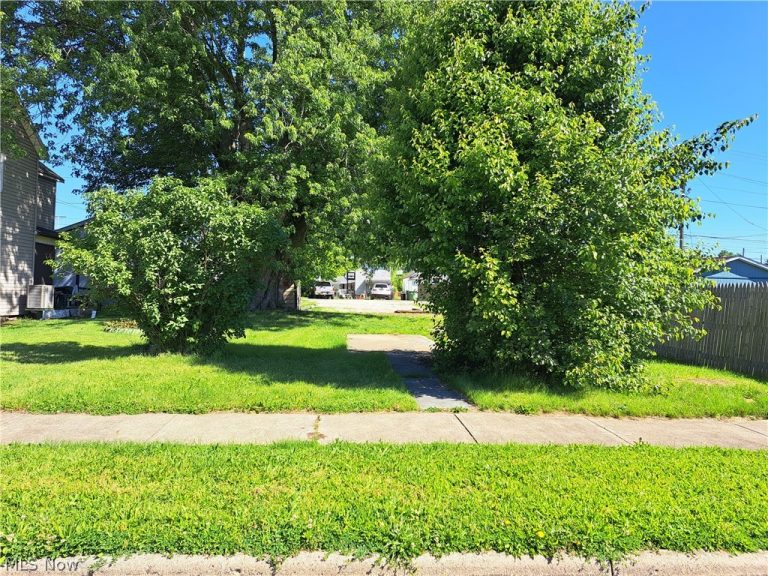 1413 Beckett Avenue, Cambridge, OH, 43725