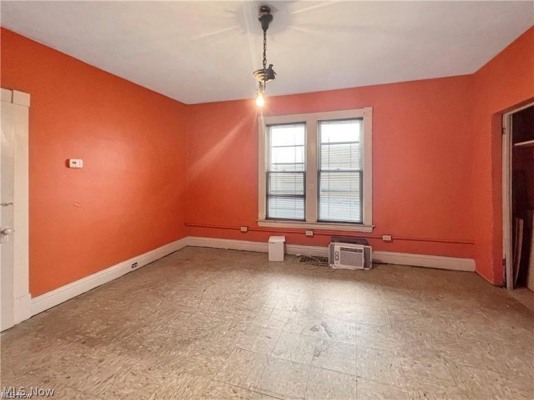 830 Main Street, Follansbee, WV - Photo 8