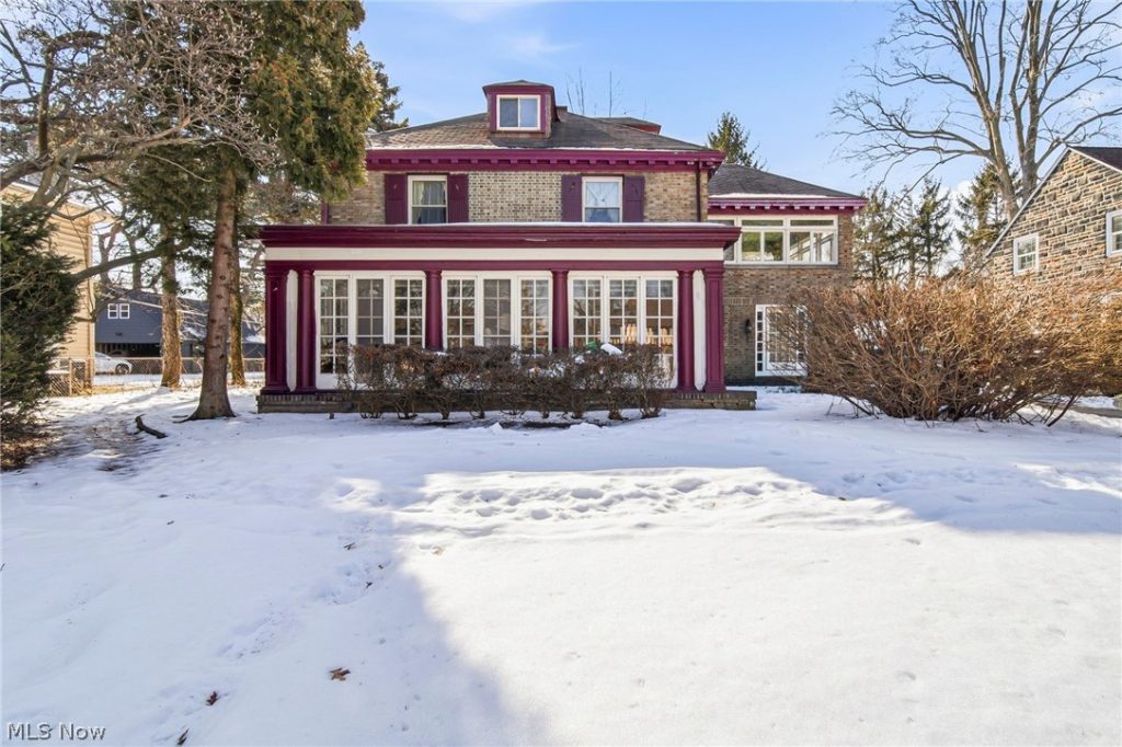 10111 Edgewater Drive, Cleveland, OH