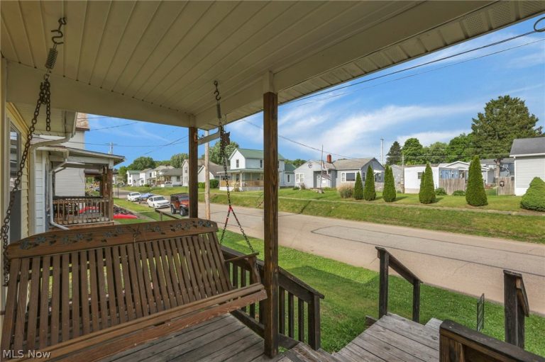 95 Pembroke Avenue, Zanesville, OH - Photo 2