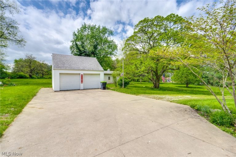 5369 Union Avenue, Homeworth, OH - Photo 2