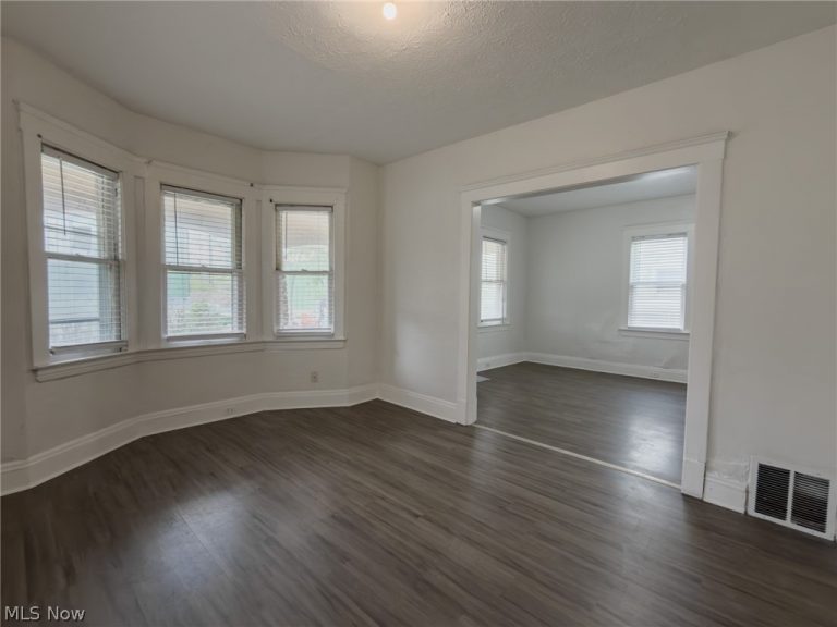 10209 Elwell Avenue, Cleveland, OH - Photo 4