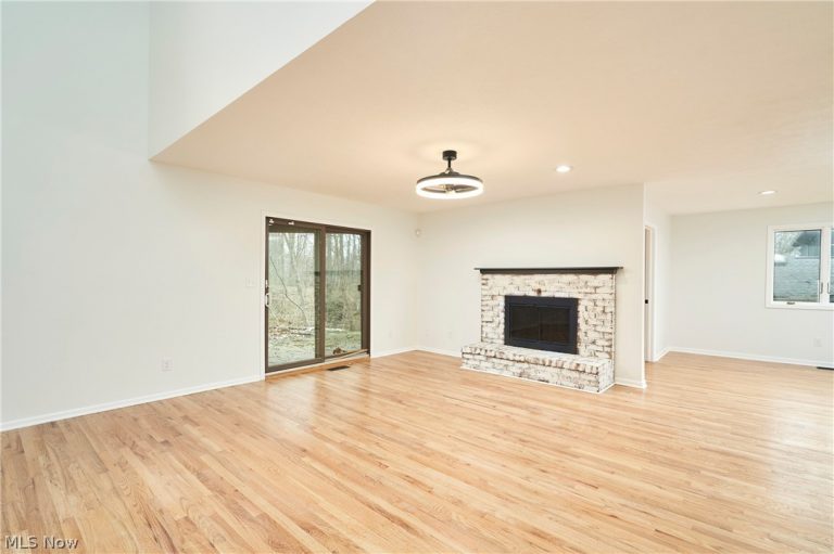 718 Stonecliff Drive, Akron, OH - Photo 8