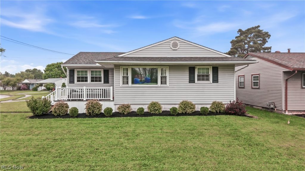 1190 Doris Drive, Hubbard, OH