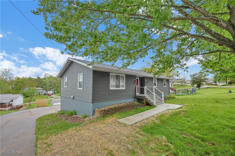 3285 Lakewood Drive, Zanesville, OH - Photo 3