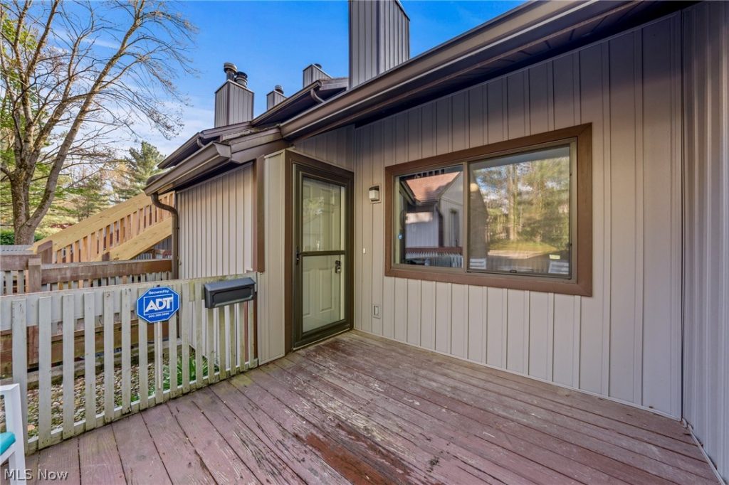 2129 Pinebrook Trail, Cuyahoga Falls, OH