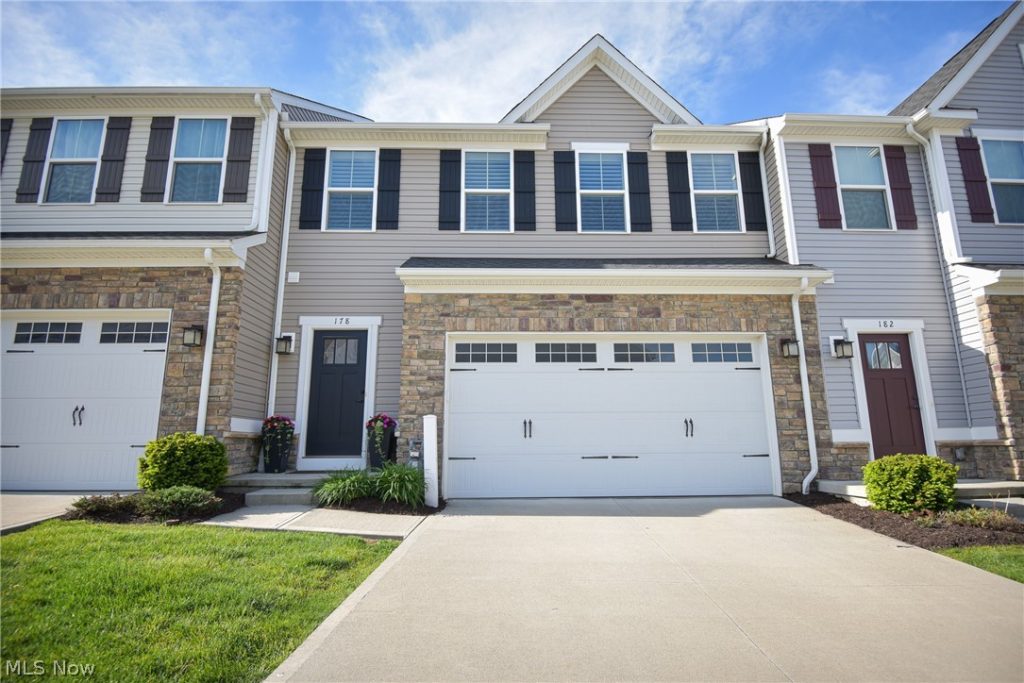 178 Topsail Drive, Medina, OH