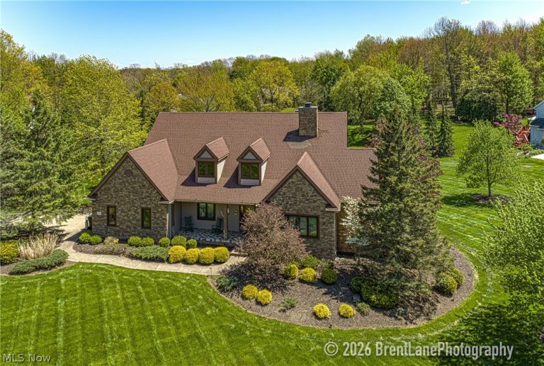 8135 Thackeray Court, Broadview Heights, OH, 44147