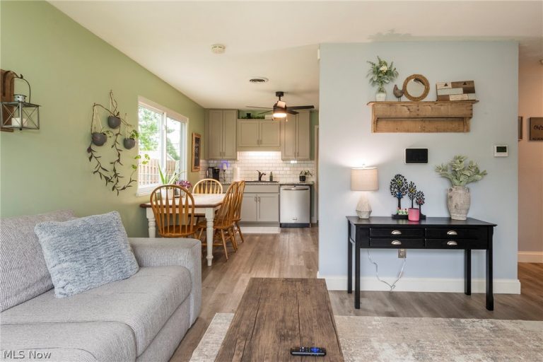 463 Walnut Drive, Berea, OH - Photo 6