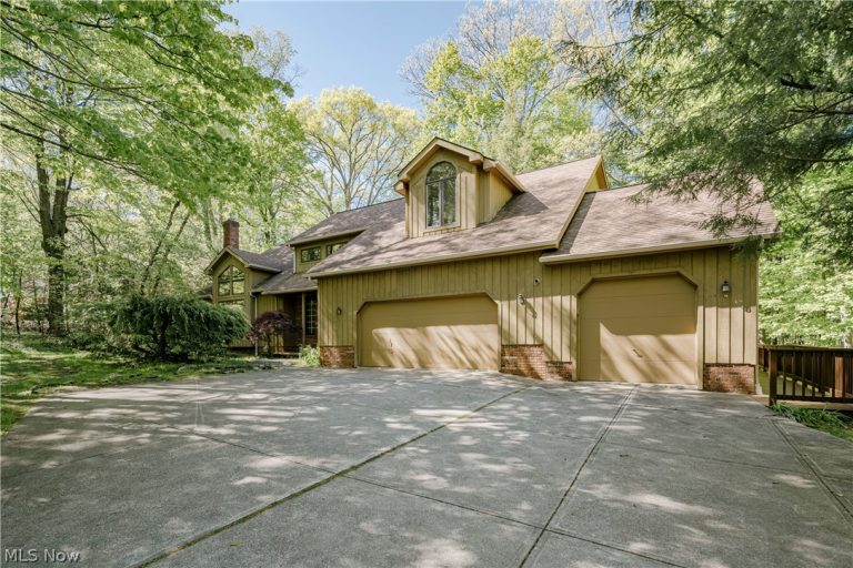 33475 Miles Road, Moreland Hills, OH - Photo 3