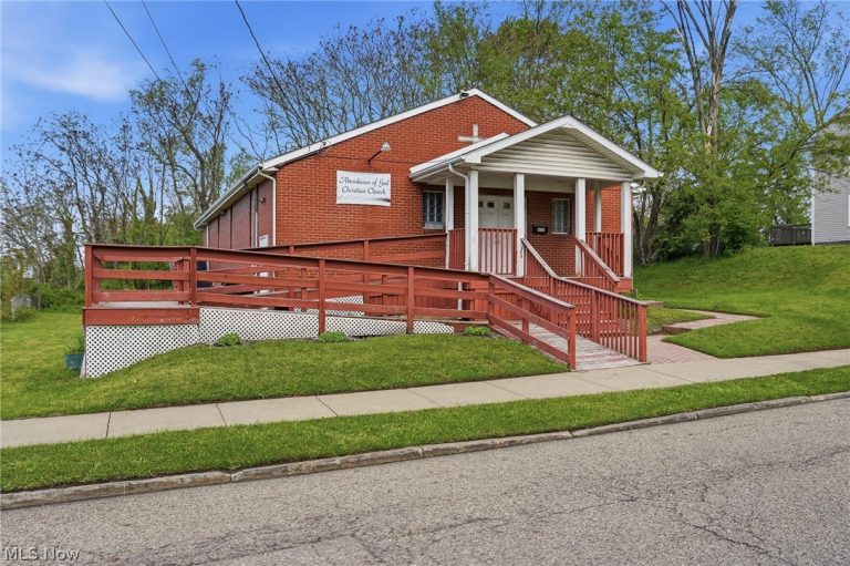 611 Hartford Avenue, Canton, OH - Photo 5