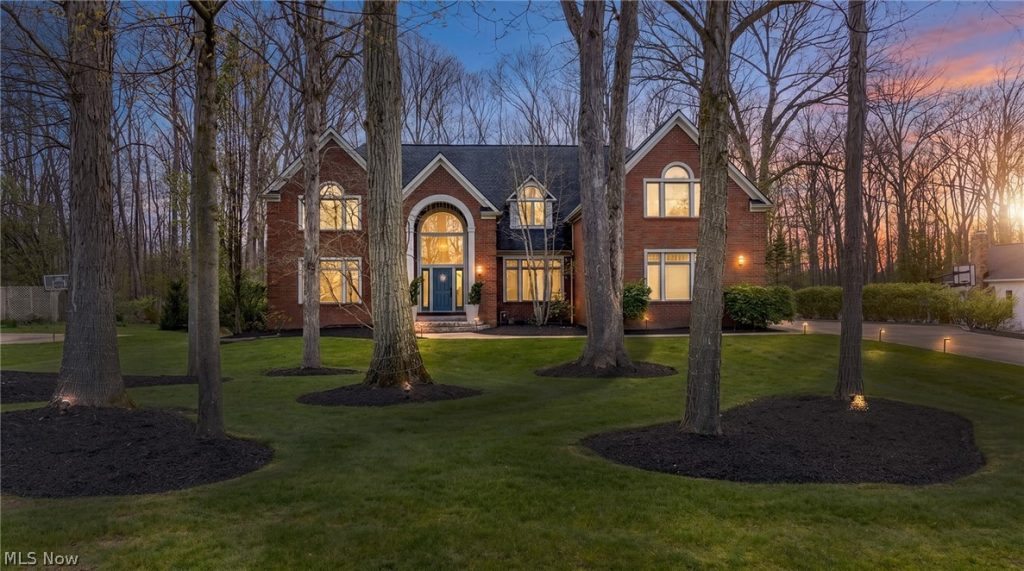 6162 Chagrin Highlands Drive, Solon, OH