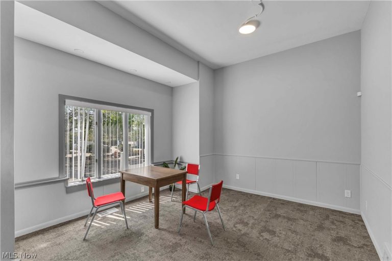 18515 Underwood Avenue, Cleveland, OH - Photo 4