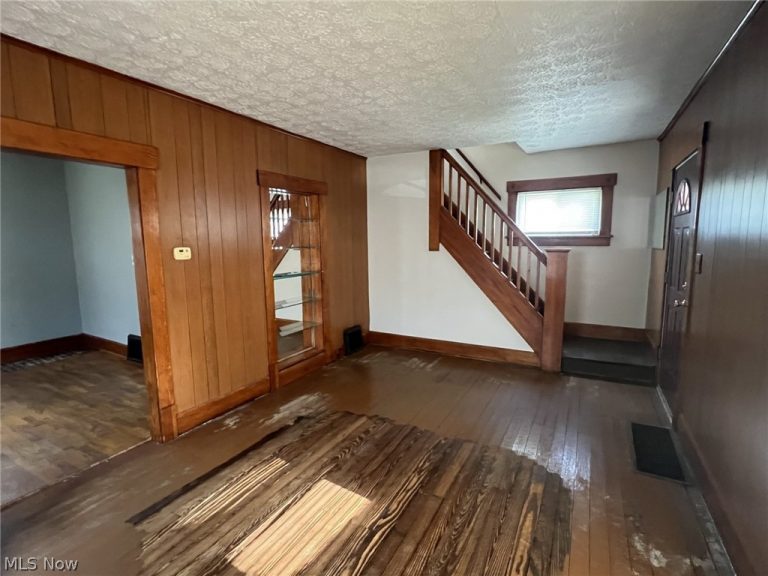 1526 Bryan Avenue, Canton, OH - Photo 2
